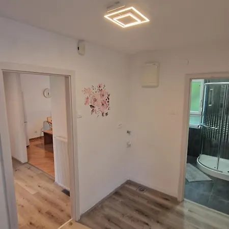 Simona's Place-free Private Parking Apartment *